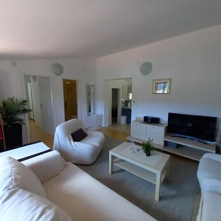 Apartamento Marina Sa Parkingom *